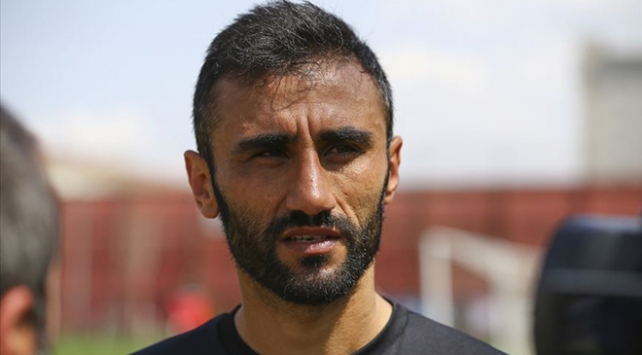 Selçuk Şahin futbolu bıraktığını duyurdu