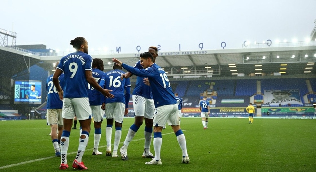 Everton 4’te 4 yaptı