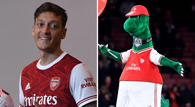 Mesut Özil’den işten çıkarılan maskota destek