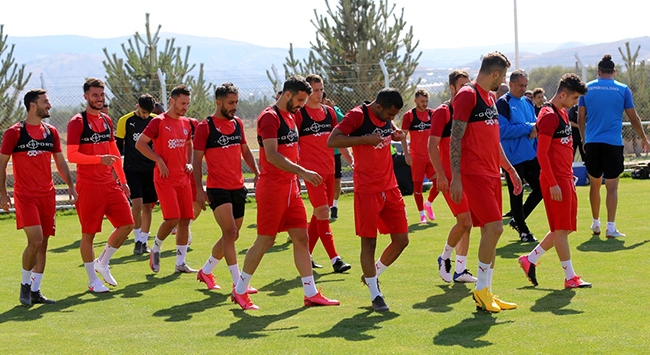 Sivasspor’un hedefi UEFA Avrupa Ligi’nde gruptan çıkmak