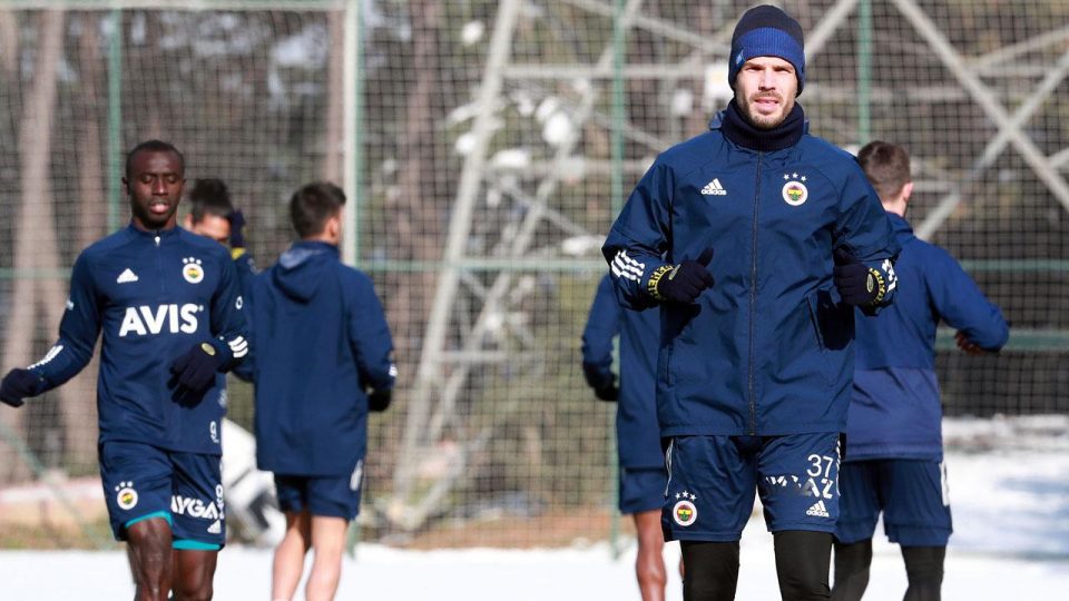 Sosa ve Gökhan Gönül Sivas maçı kadrosunda