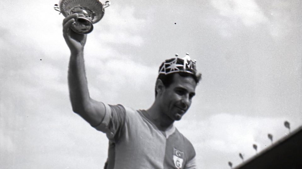 Türk futbolunun “Taçsız Kralı” Metin Oktay