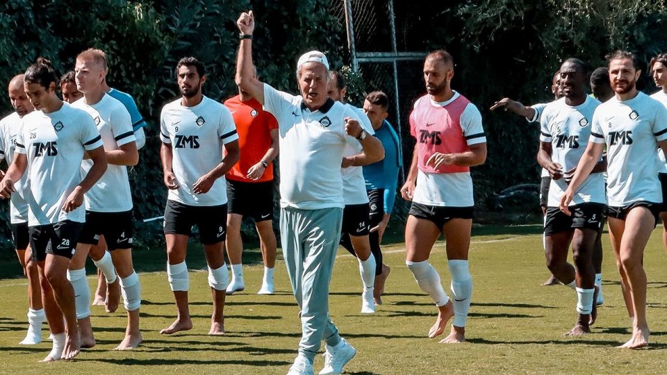 Mustafa Denizli’den Altay taraftarına teşekkür