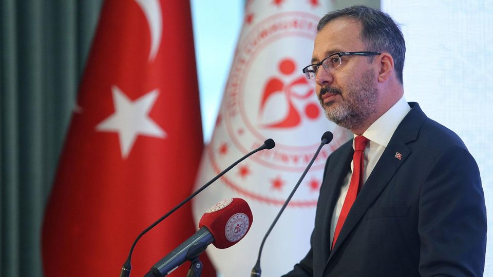 Bakan Kasapoğlu’ndan Golbol Kadın Milli Takımı’na tebrik