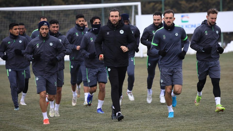 Konyaspor zirve takibini sürdürmek istiyor