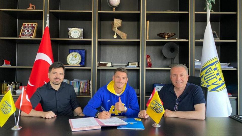MKE Ankaragücü, Anastasios Chatzigiovanis’i kadrosuna kattı