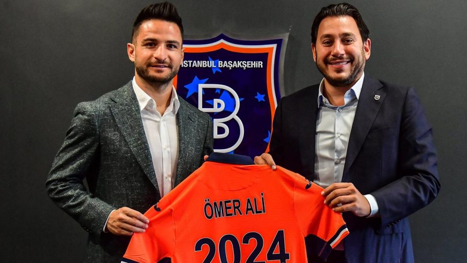Başakşehir Ömer Ali Şahiner’in sözleşmesi yenilendi