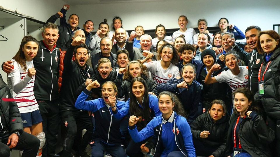 Kadın Futbol Süper Ligi’nde FOMGET namağlup liderliğini sürdürdü