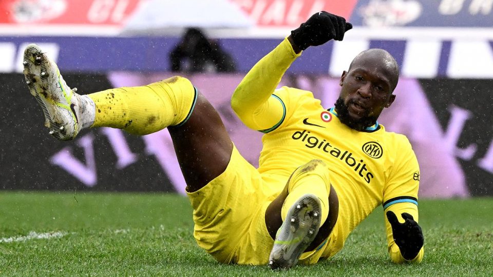 Inter şampiyonluk yolunda büyük yara aldı