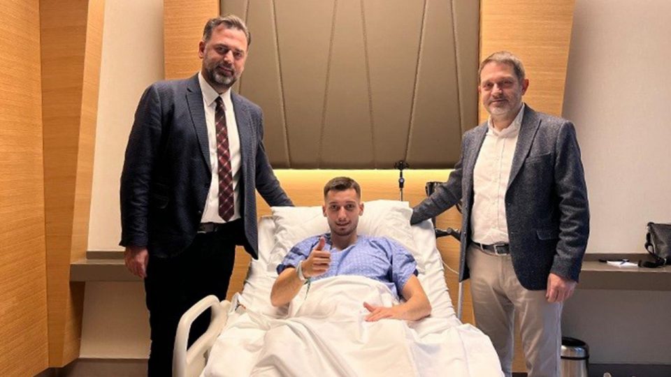 Beşiktaşlı Tayyip Talha Sanuç ameliyat edildi