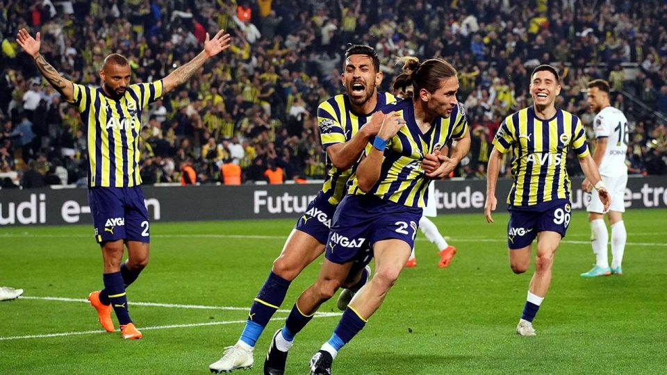 Fenerbahçe geriye düştüğü maçlarda 20 puan topladı