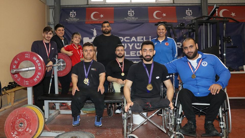 Madalya avcısı haltercilerin hedefi Dünya Şampiyonası ve paralimpik oyunlar