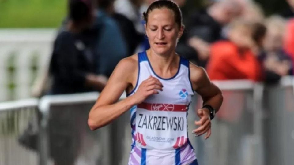 Maratonda otomobil kullandı yarışmadan diskalifiye edildi