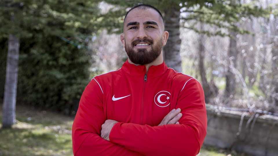 Milli güreşçi Feyzullah Aktürk unvanını koruma peşinde