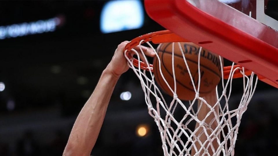 Nuggets ve Suns konferans yarı finaline yükseldi