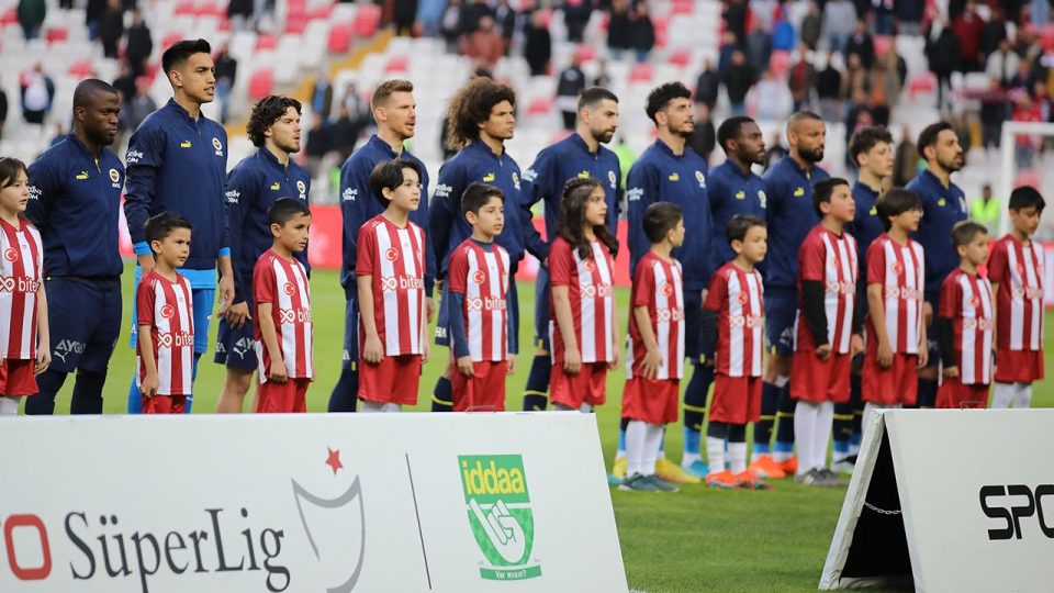Sivasspor’da 1, Fenerbahçe’de 5 değişiklik