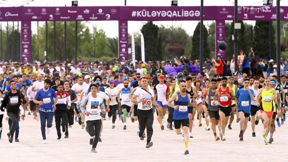 Azerbaycan’da yarı maraton koşuldu