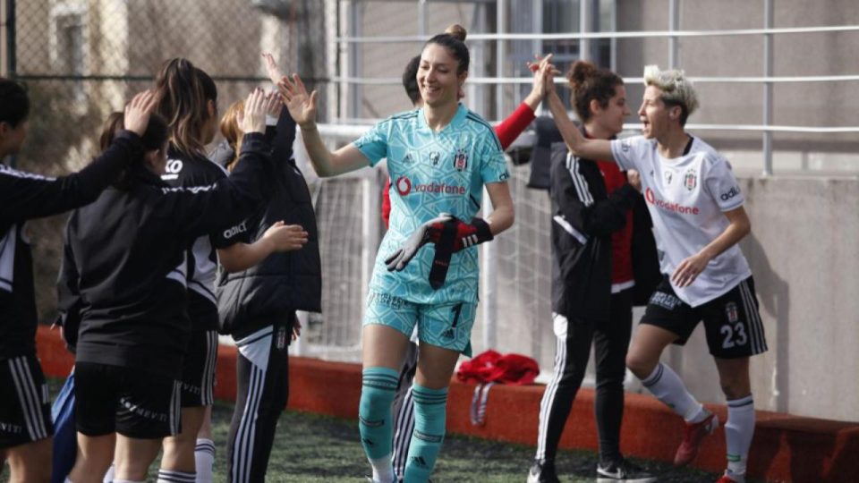Beşiktaşlı kadın futbolcular avantajı ele geçirmek istiyor