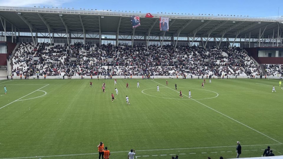 Elazığ’ın modern stadında ilk düdük çaldı
