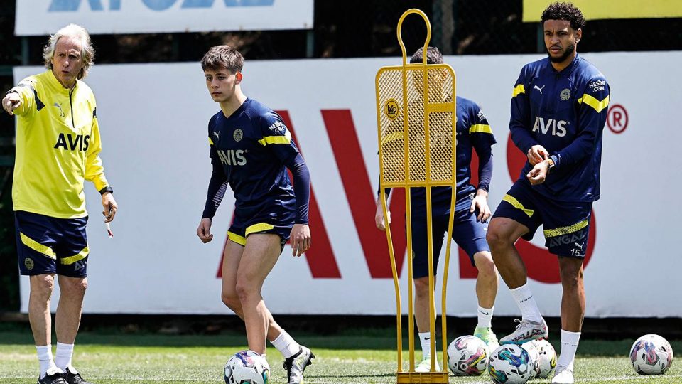 Fenerbahçe Trabzonspor mesaisine devam etti