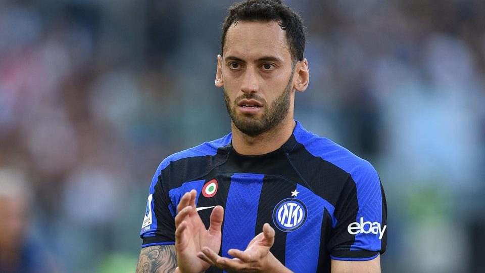 Hakan Çalhanoğlu Inter’i sırtlıyor