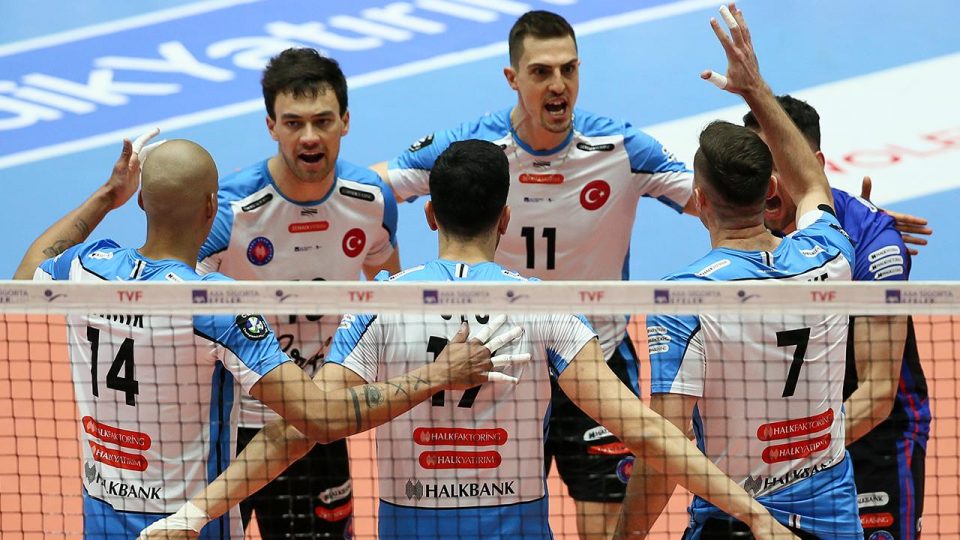 Halkbank Cumhuriyet’in 100. yılında şampiyonluk peşinde
