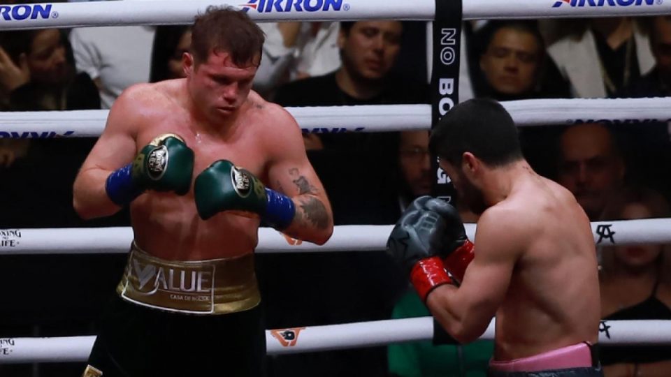 Meksikalı boksör Saul Alvarez unvanını korudu