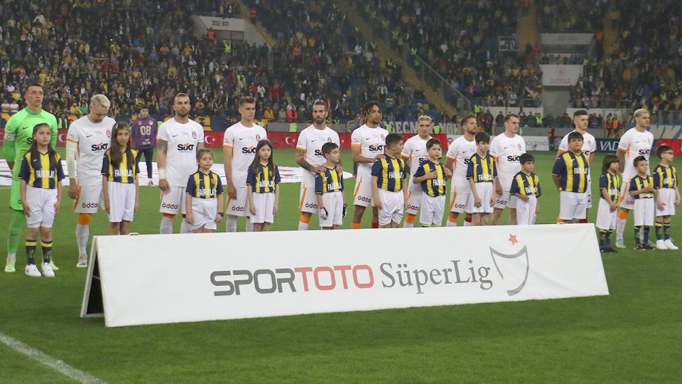 Okan Buruk kadroda değişiklik yapmadı