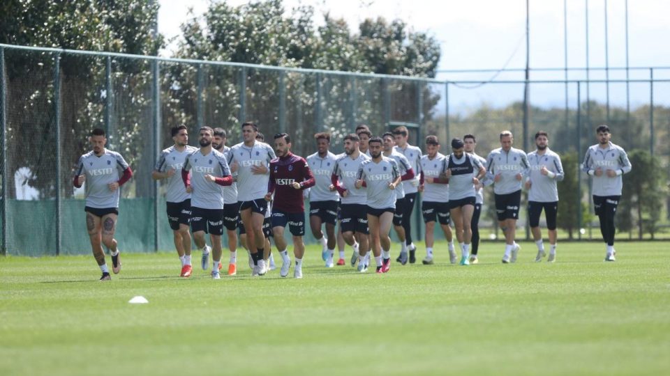 Trabzonspor’da takımdan ayrılacak isimler netleşiyor