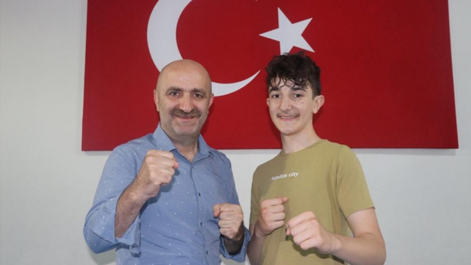 Babasının yönlendirmesiyle 6 yaşında başladığı tekvandoda Türkiye şampiyonu oldu