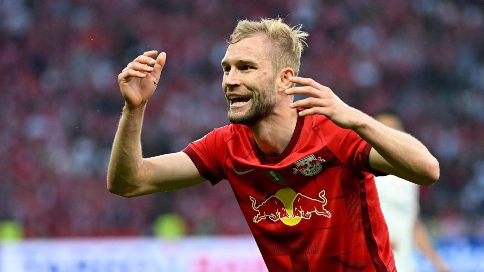 Bayern Münih Konrad Laimer’i transfer etti