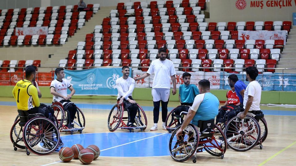 Muş’ta engelli basketbol takımı 20 yıllık Süper Lig hayaline kavuştu