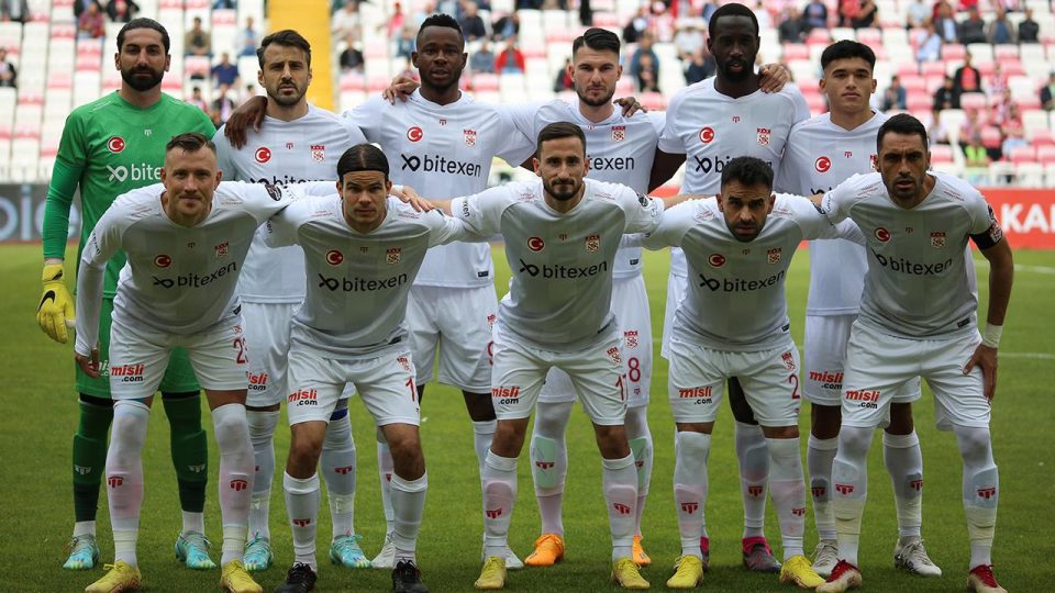 Sivasspor’da 9 futbolcunun sözleşmesi bitti
