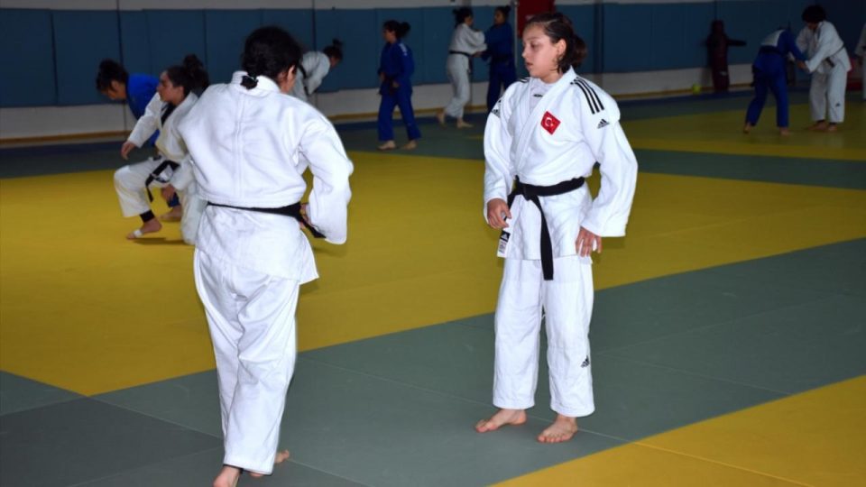 Ümit Milli Kadın Judo Takımı’nda parola “altın madalya”