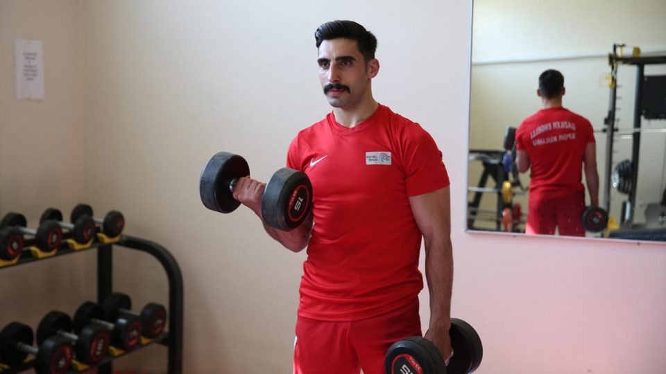 Kick boksçu özel harekat polisi yeni şampiyonluk için çalışıyor