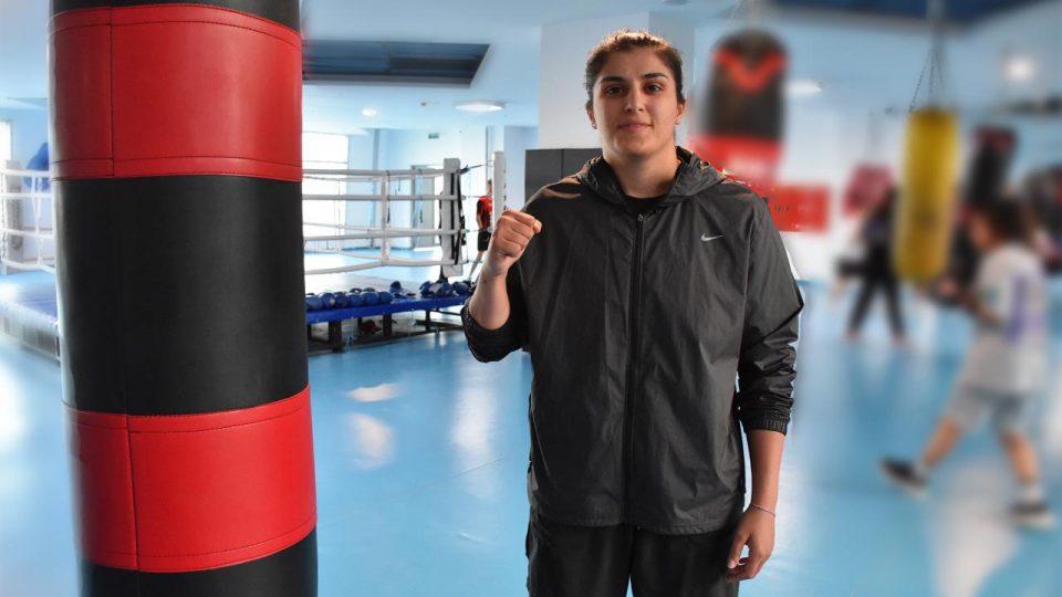 Milli boksör Busenaz Sürmeneli 2024 Paris Olimpiyatları için hazırlanıyor